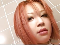 Хатуу, элизагийн улбар шар үстэй хүн бяцхан хүүгийн pussy fondling угаалгын өрөөнд