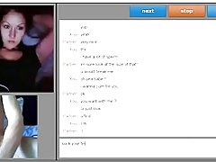 Хөөрхөн эмэгтэй харагдаж байгаа дагуурын, гүн хөхөх түүний хуруу